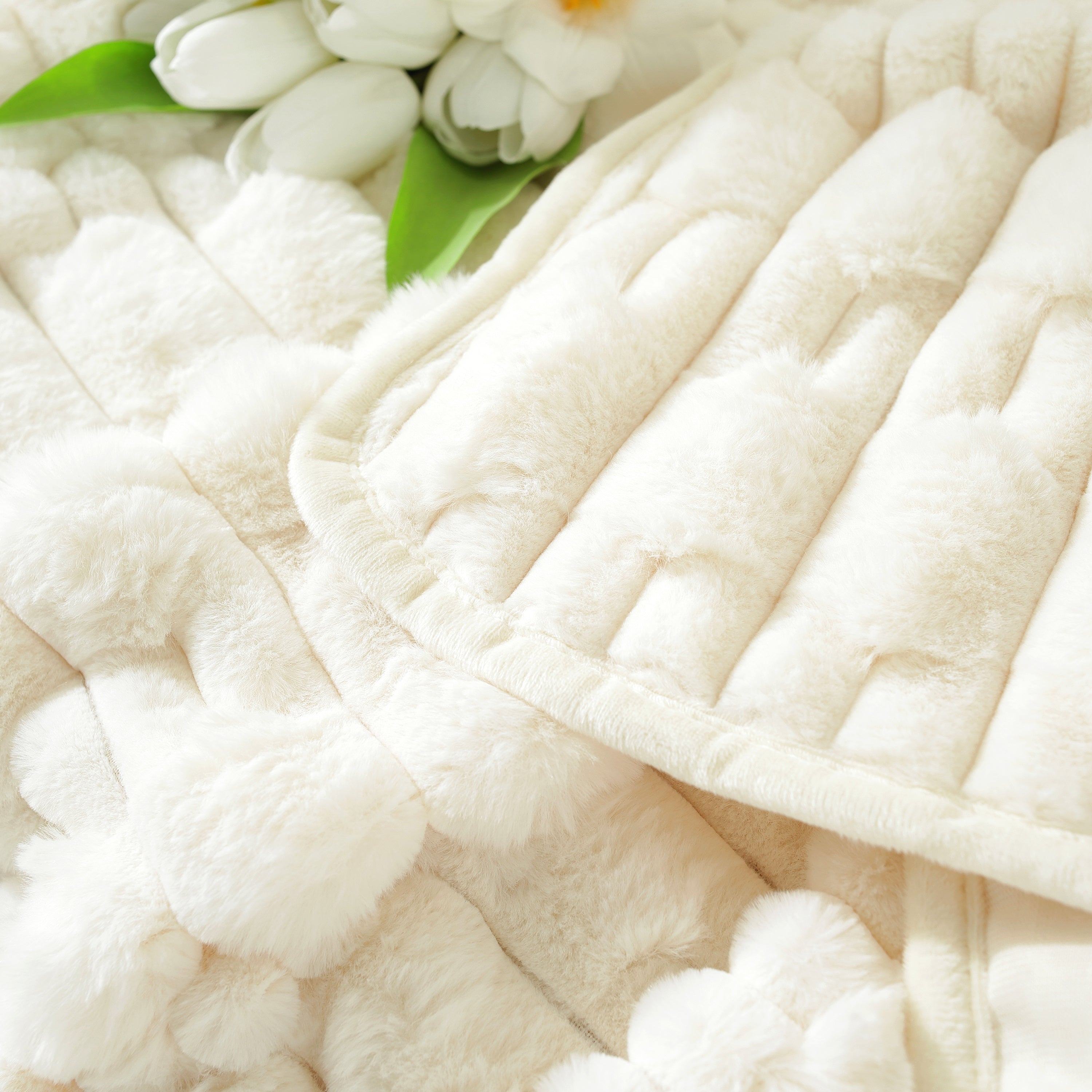 Faux high quality Fur Blanket for baby and children (garnish with fringe) - Nature Sauvage