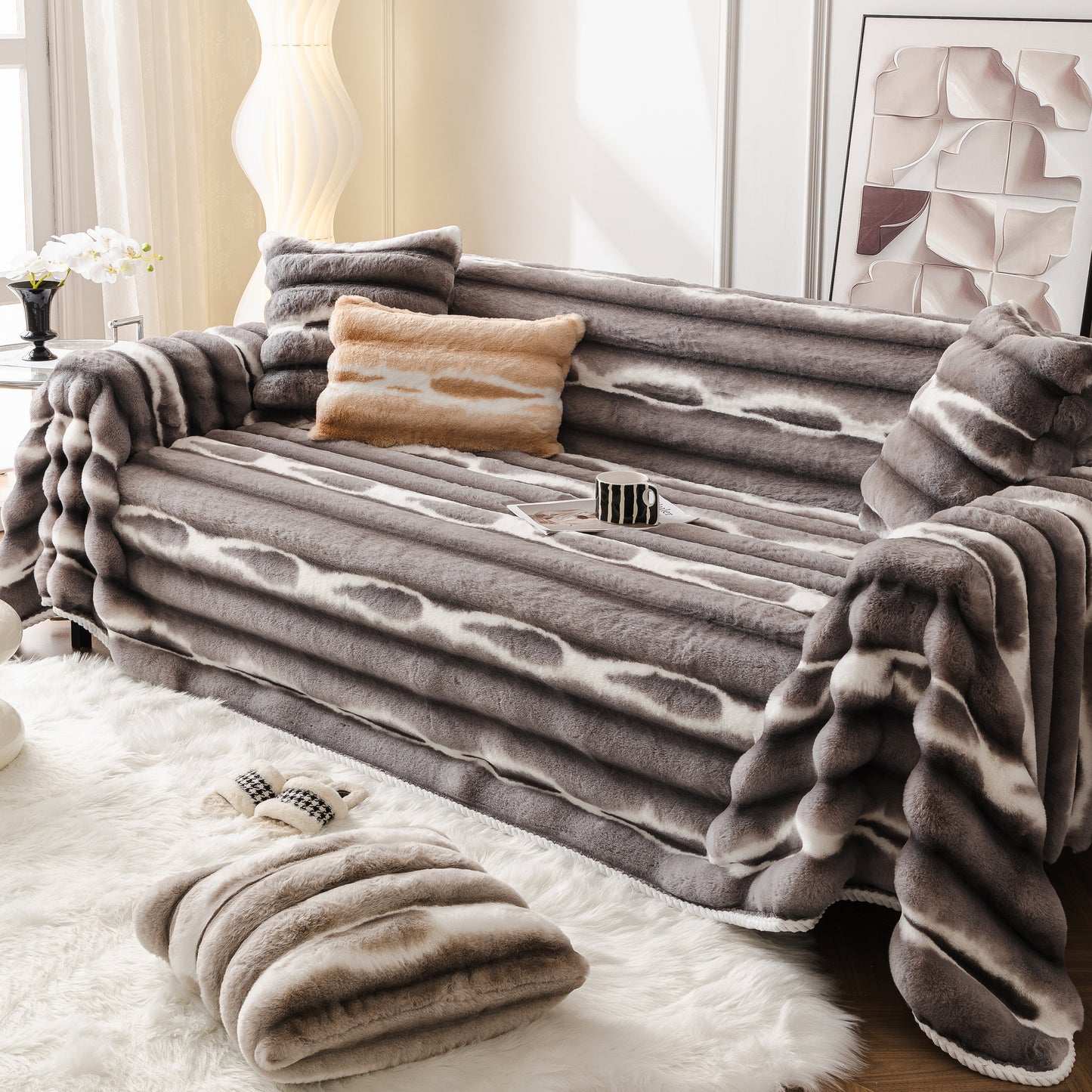 Extra Large Faux Fur Gradient Couch Cover Blanket: Plush, Fluffy, Warmth, Perfect Throw on the Sofa