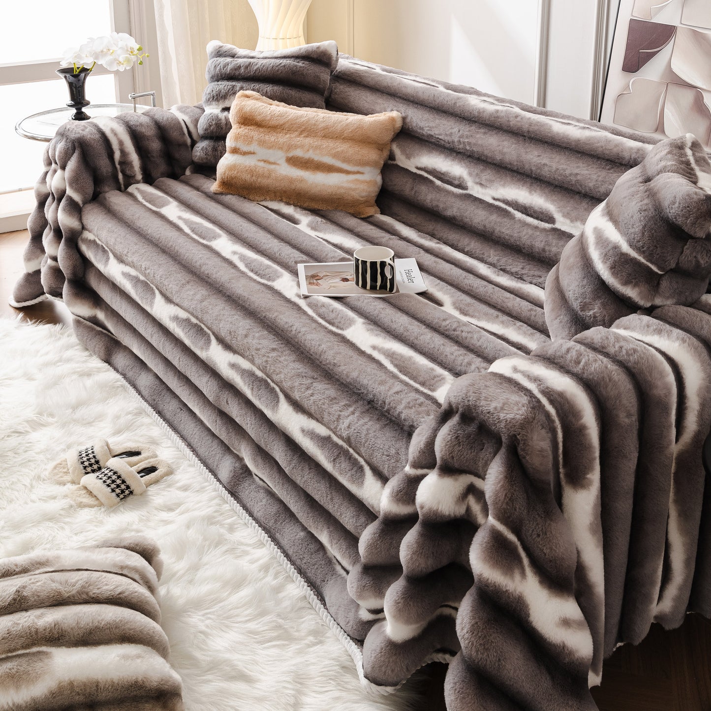 Extra Large Faux Fur Gradient Couch Cover Blanket: Plush, Fluffy, Warmth, Perfect Throw on the Sofa