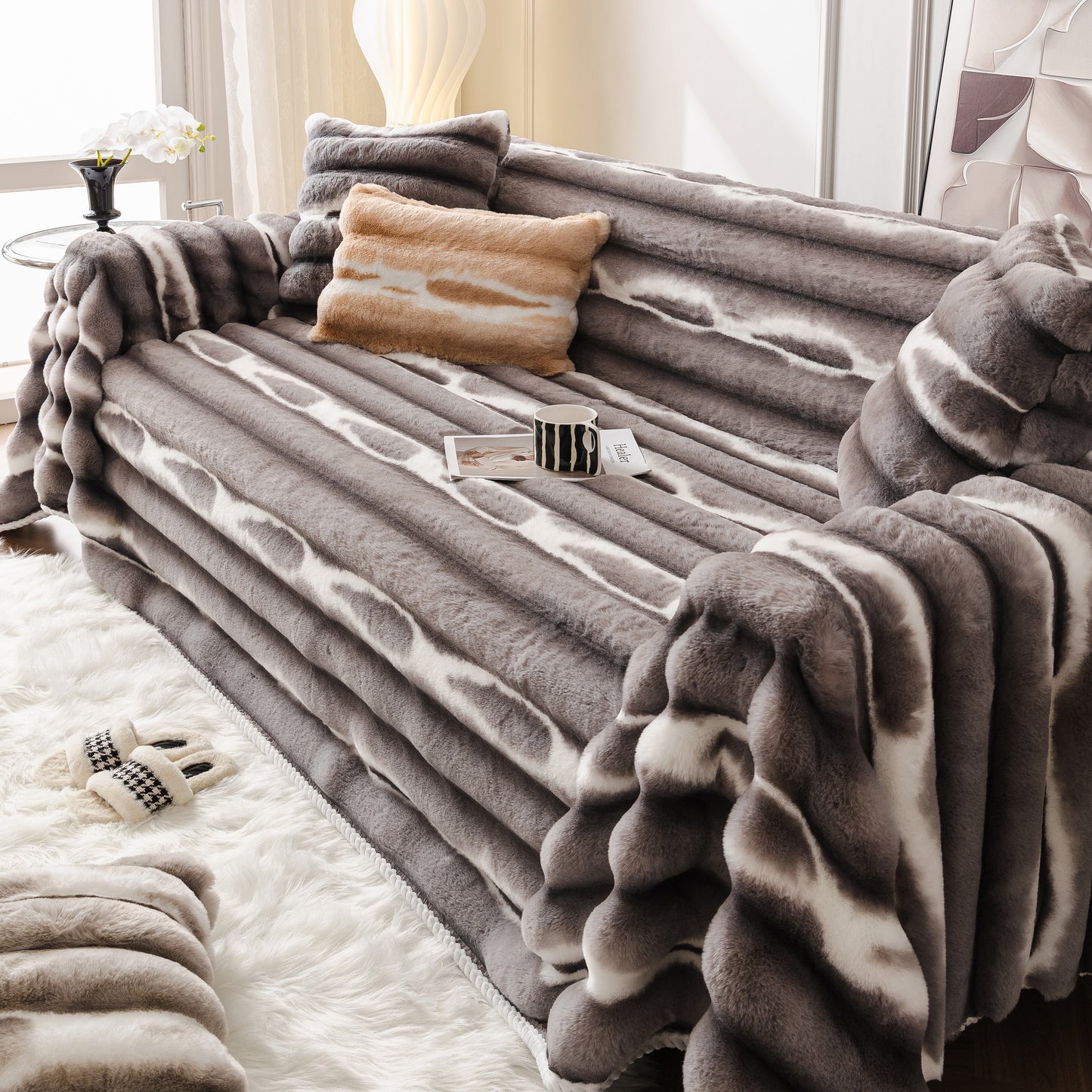 Extra Large Faux Fur Gradient Couch Cover Blanket: Plush, Fluffy, Warmth, Perfect Throw on the Sofa