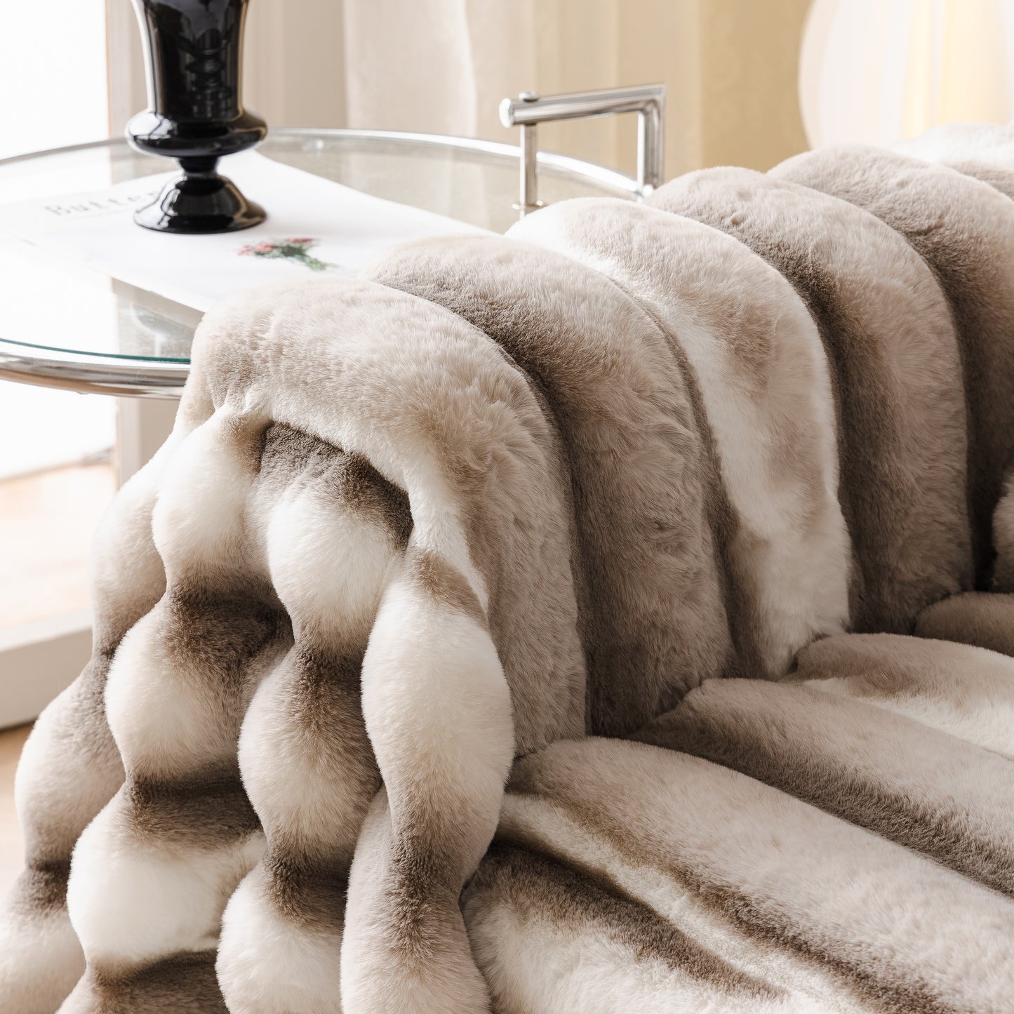 Extra Large Faux Fur Gradient Couch Cover Blanket: Plush, Fluffy, Warmth, Perfect Throw on the Sofa