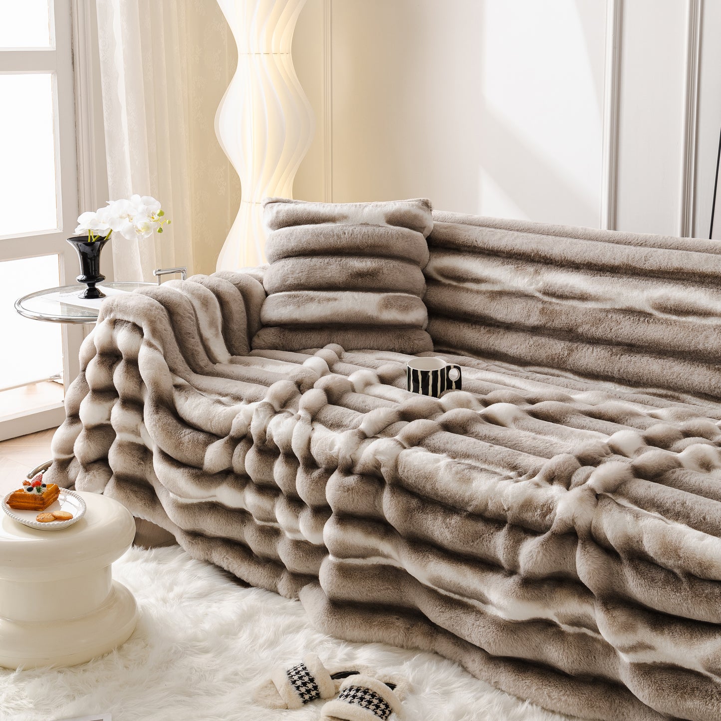 Extra Large Faux Fur Gradient Couch Cover Blanket: Plush, Fluffy, Warmth, Perfect Throw on the Sofa