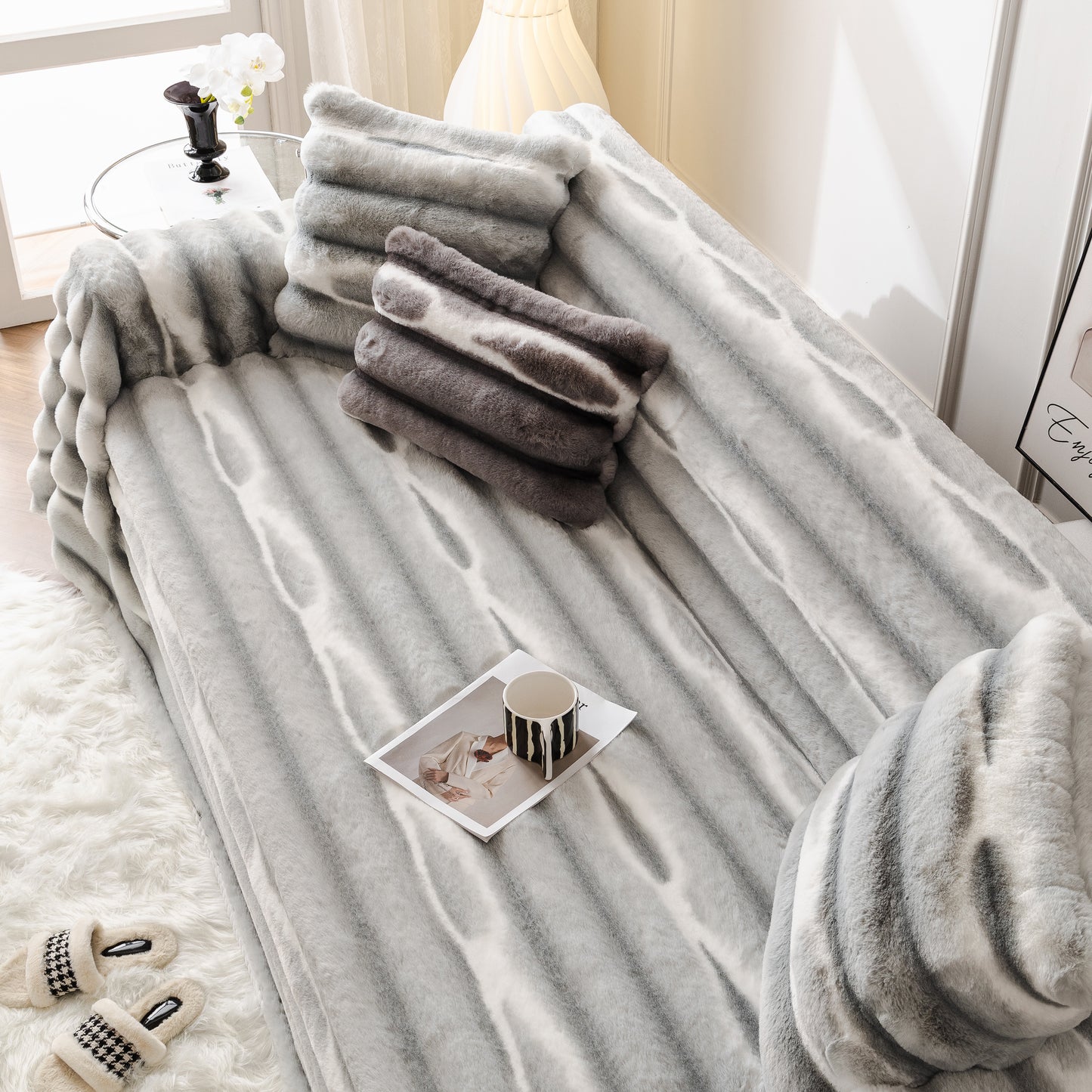 Extra Large Faux Fur Gradient Couch Cover Blanket: Plush, Fluffy, Warmth, Perfect Throw on the Sofa