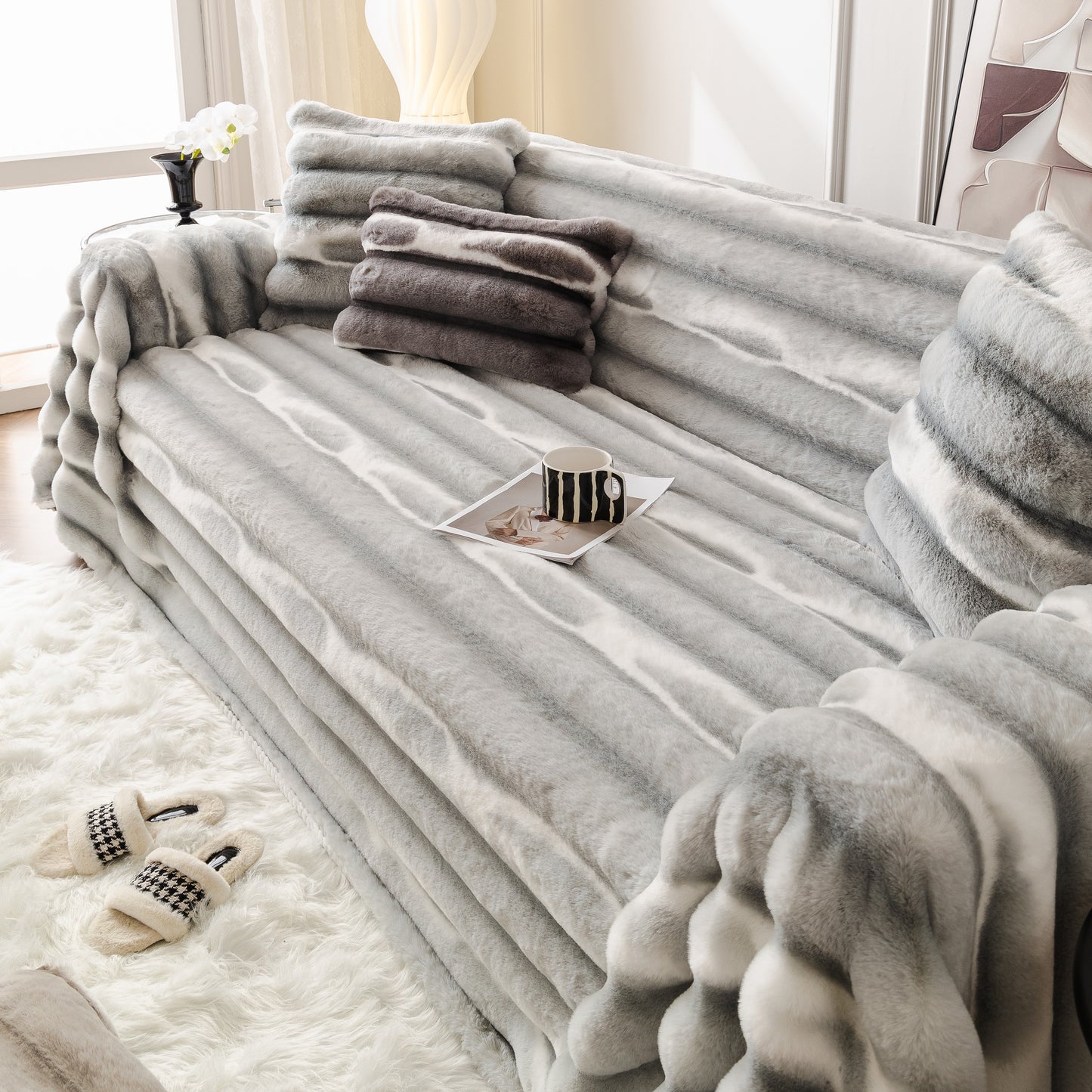 Extra Large Faux Fur Gradient Couch Cover Blanket: Plush, Fluffy, Warmth, Perfect Throw on the Sofa