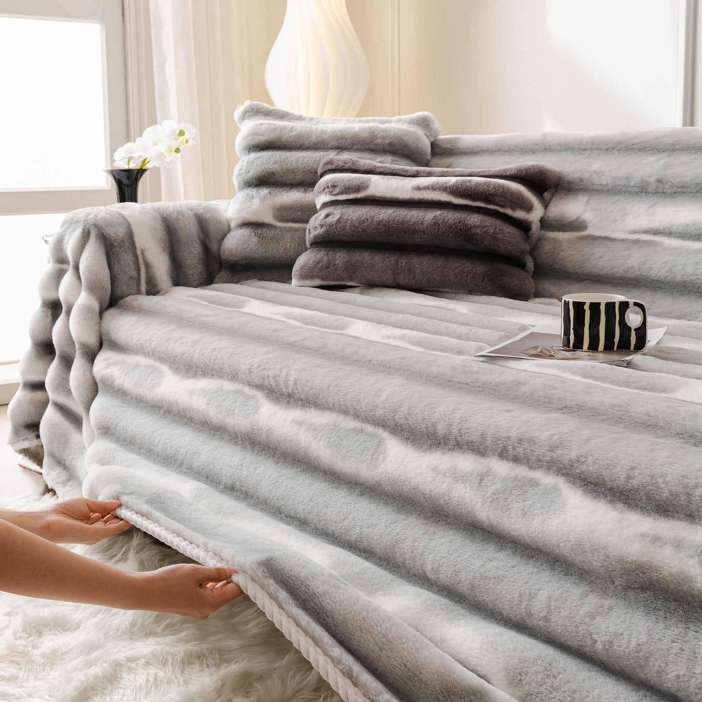 Extra Large Faux Fur Gradient Couch Cover Blanket: Plush, Fluffy, Warmth, Perfect Throw on the Sofa