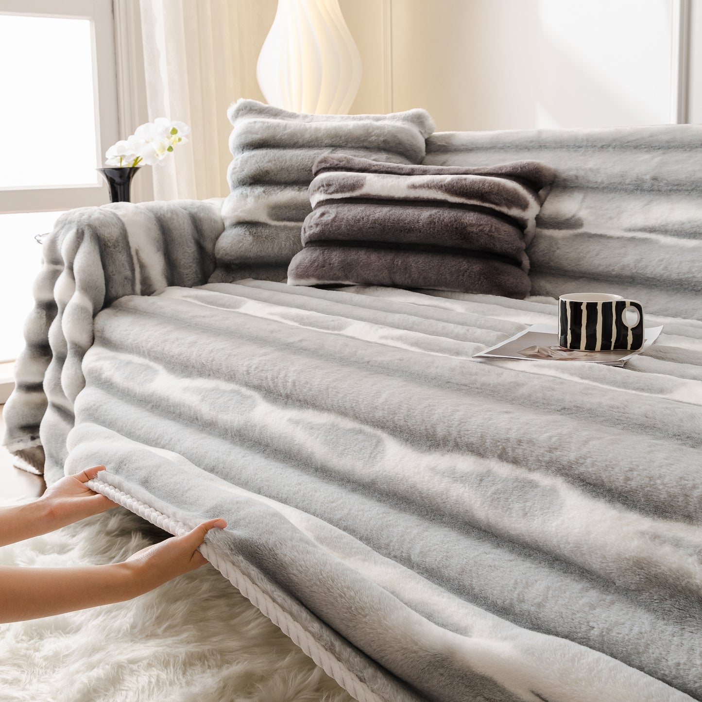 Extra Large Faux Fur Gradient Couch Cover Blanket: Plush, Fluffy, Warmth, Perfect Throw on the Sofa