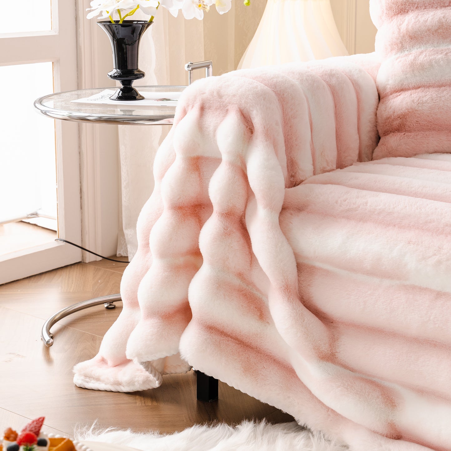 Extra Large Faux Fur Gradient Couch Cover Blanket: Plush, Fluffy, Warmth, Perfect Throw on the Sofa