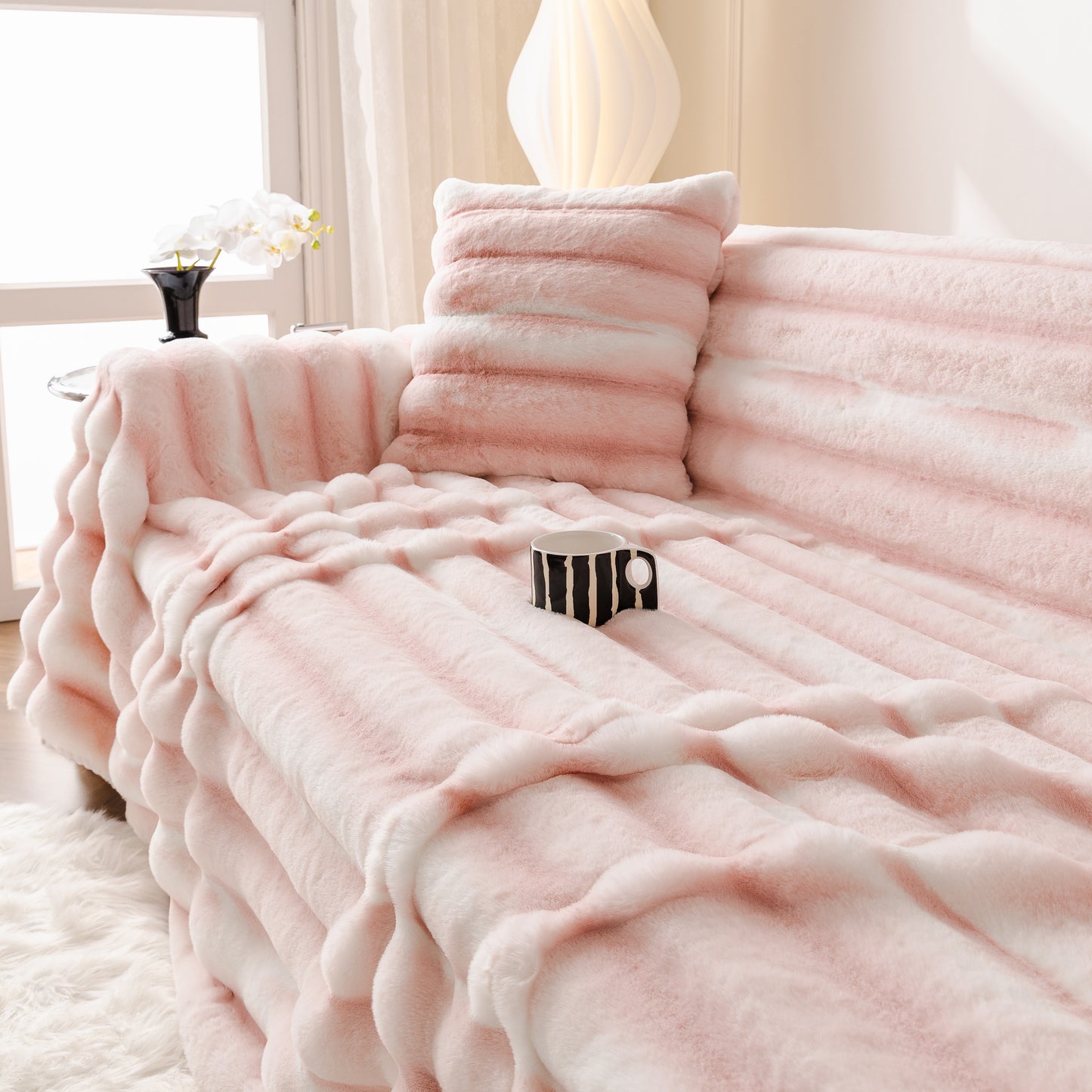 Extra Large Faux Fur Gradient Couch Cover Blanket: Plush, Fluffy, Warmth, Perfect Throw on the Sofa