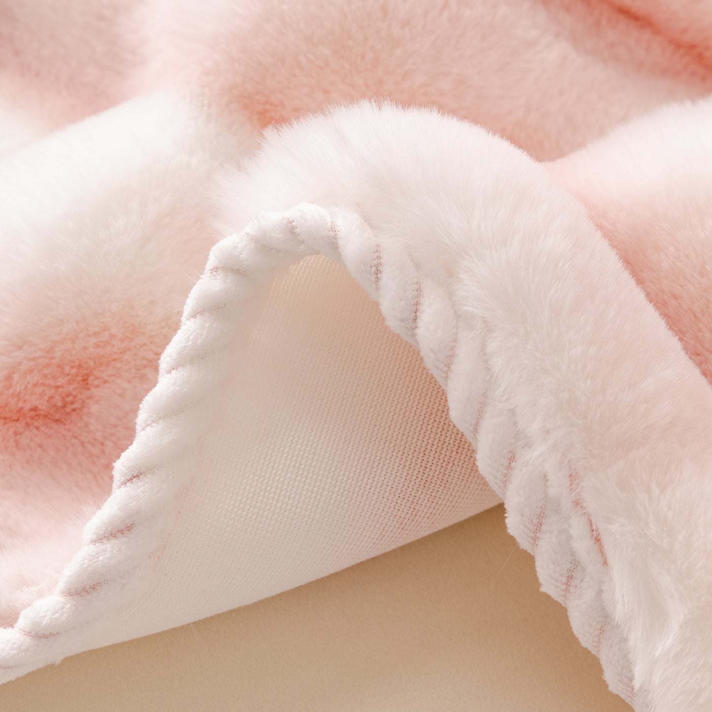 Extra Large Faux Fur Gradient Couch Cover Blanket: Plush, Fluffy, Warmth, Perfect Throw on the Sofa