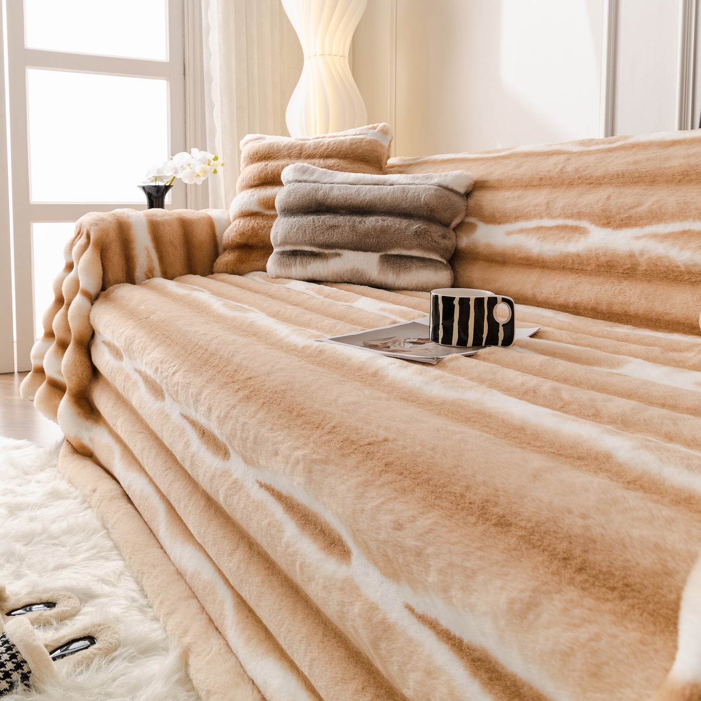 Extra Large Faux Fur Gradient Couch Cover Blanket: Plush, Fluffy, Warmth, Perfect Throw on the Sofa