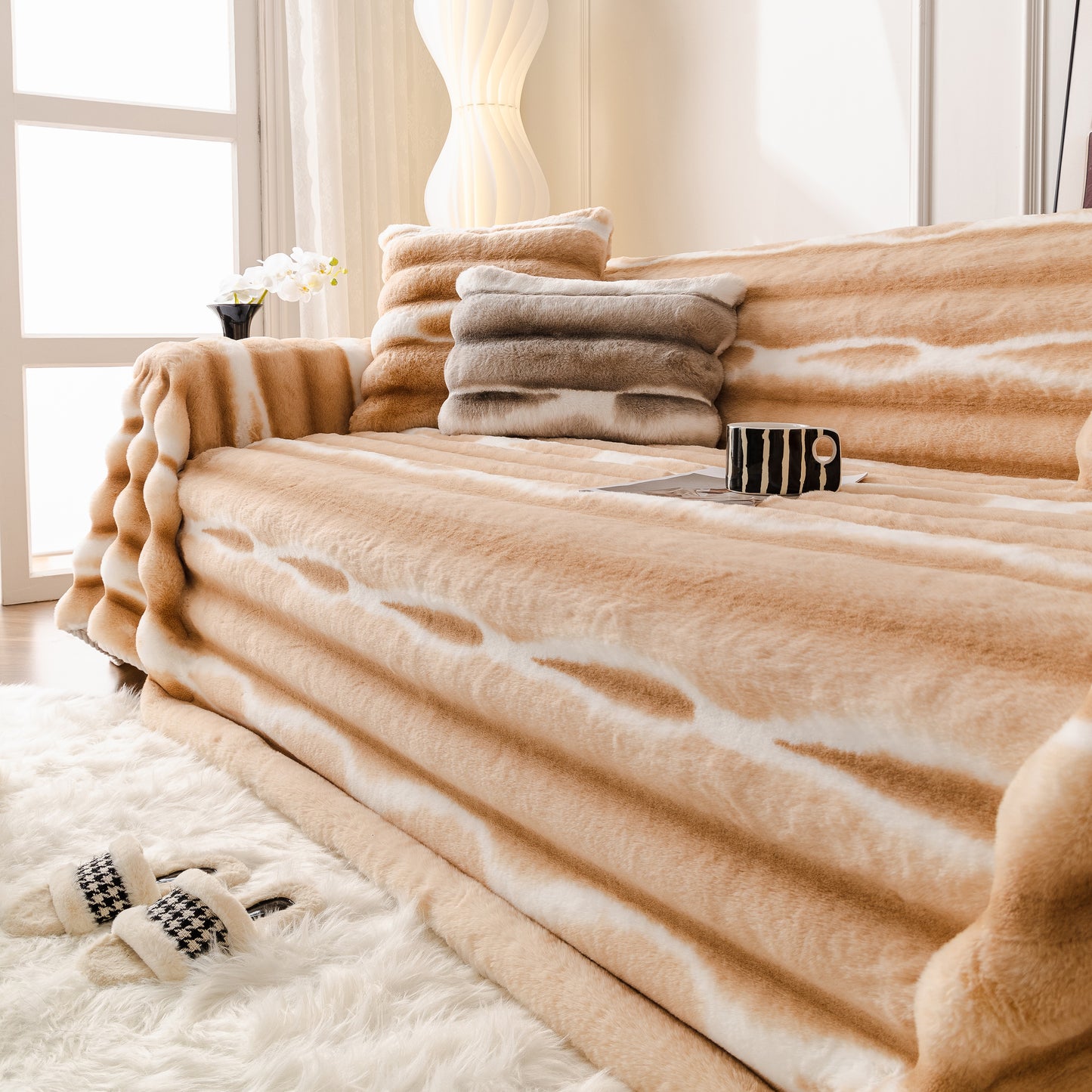 Extra Large Faux Fur Gradient Couch Cover Blanket: Plush, Fluffy, Warmth, Perfect Throw on the Sofa