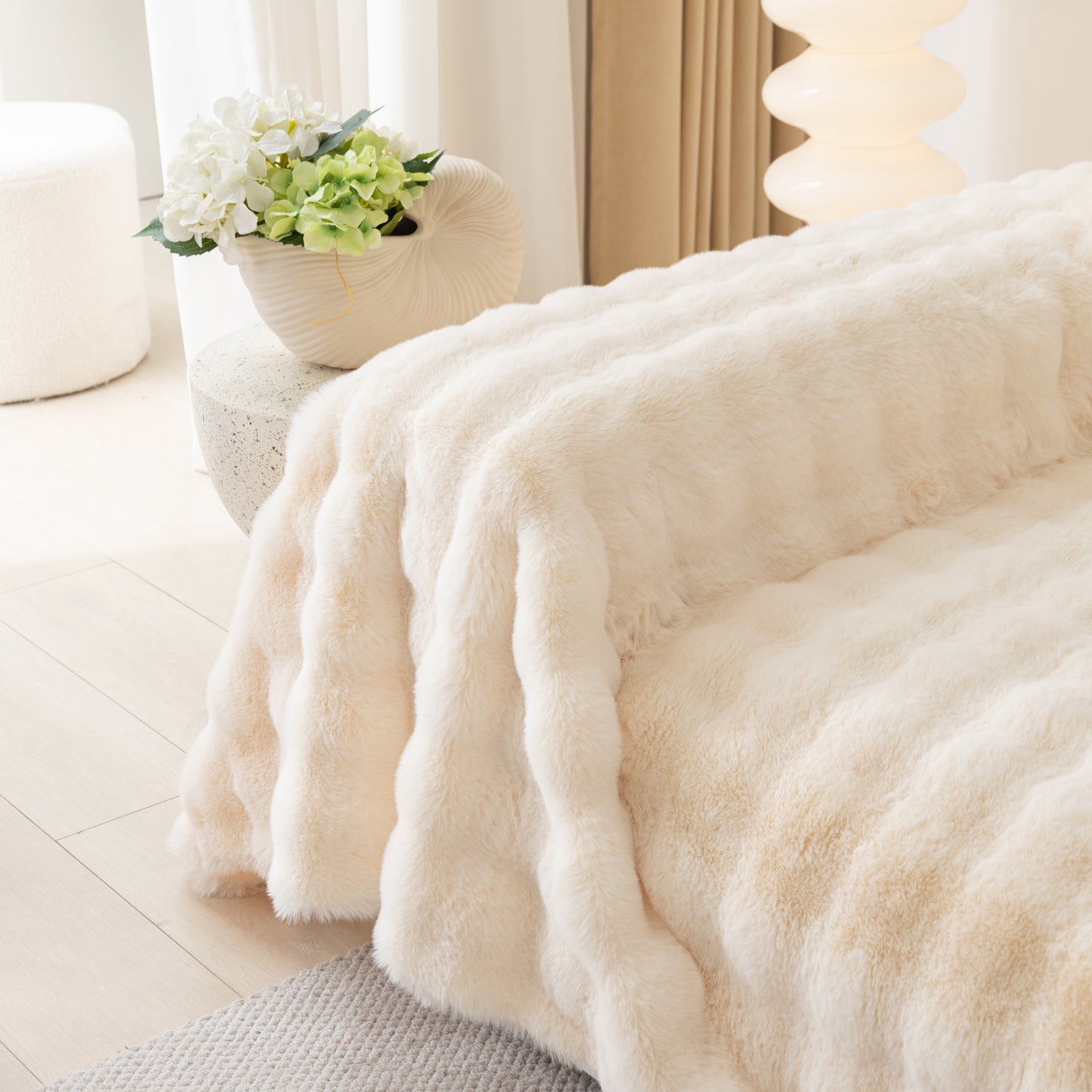 Faux Rabbit Fur Throws for Sofas, Stylish Throw Blankets for Couch and Couch Throw Cover