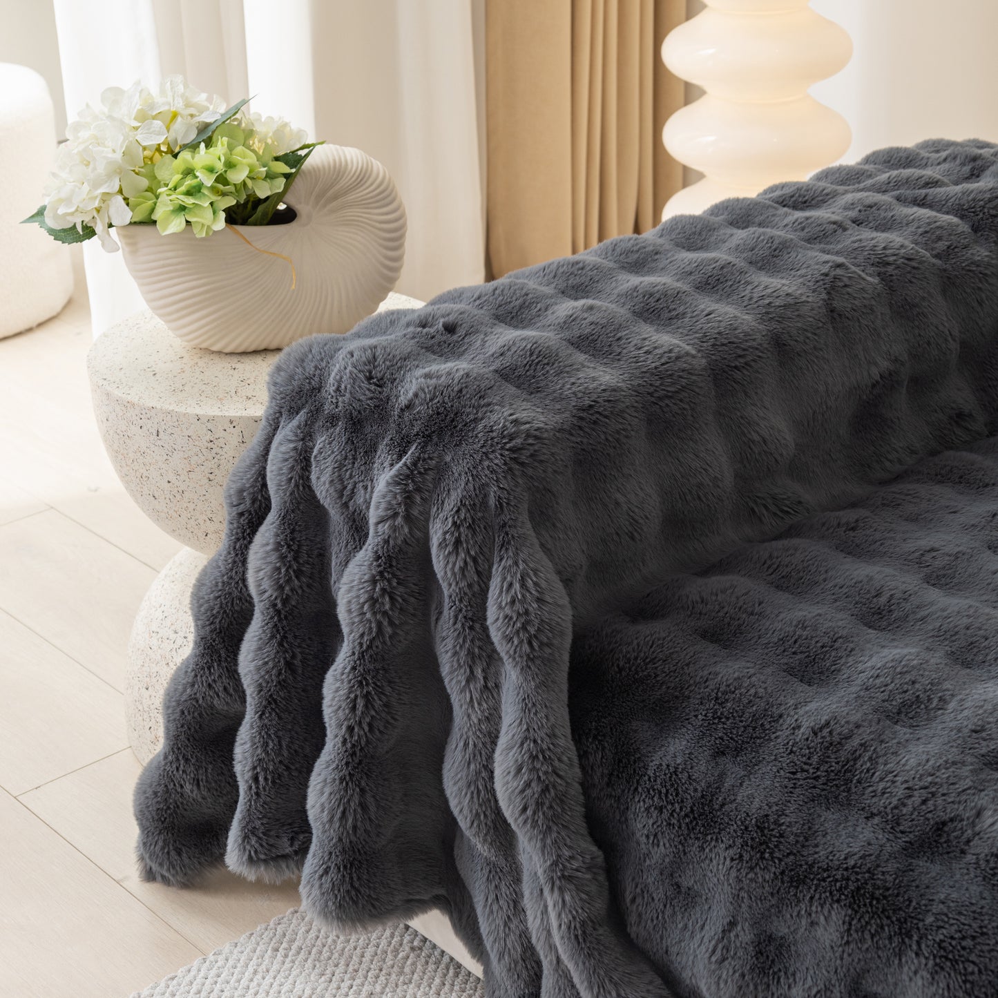 Faux Rabbit Fur Throws for Sofas, Stylish Throw Blankets for Couch and Couch Throw Cover