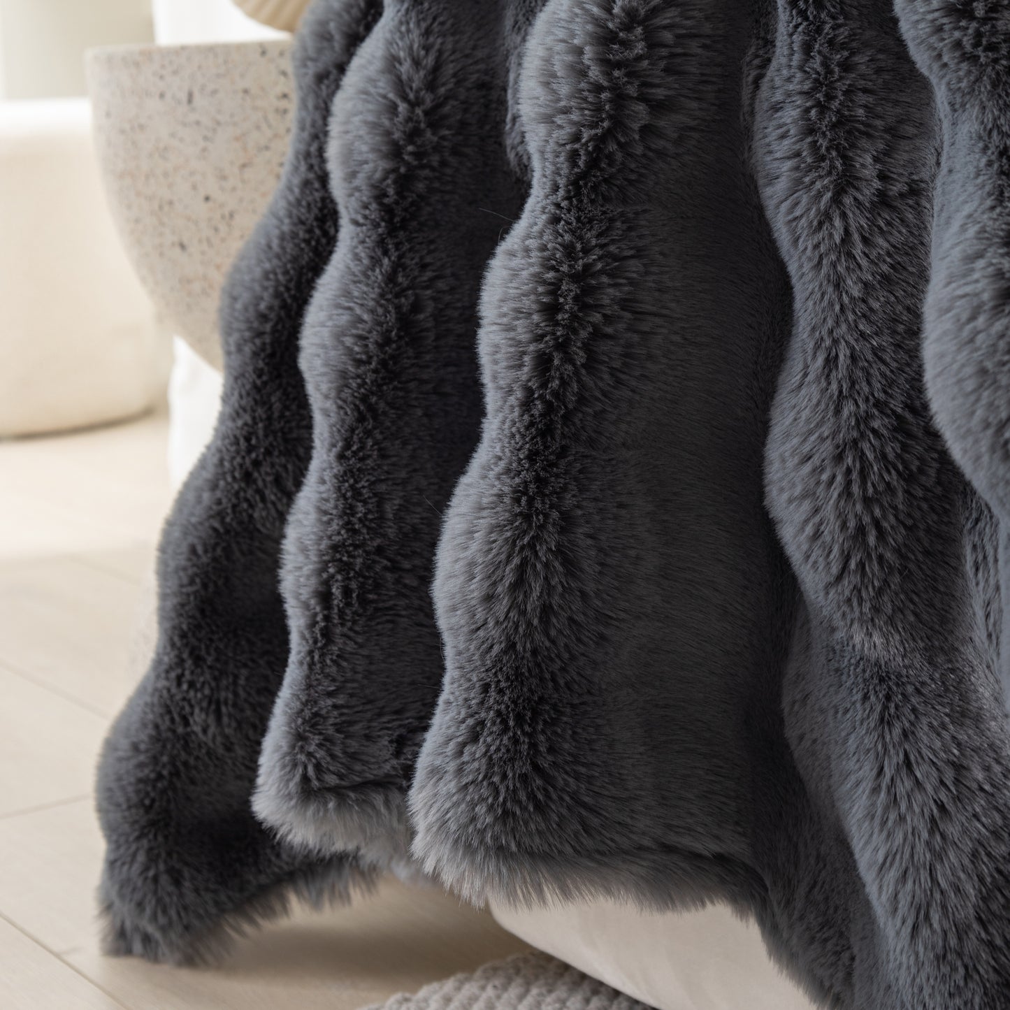 Faux Rabbit Fur Throws for Sofas, Stylish Throw Blankets for Couch and Couch Throw Cover