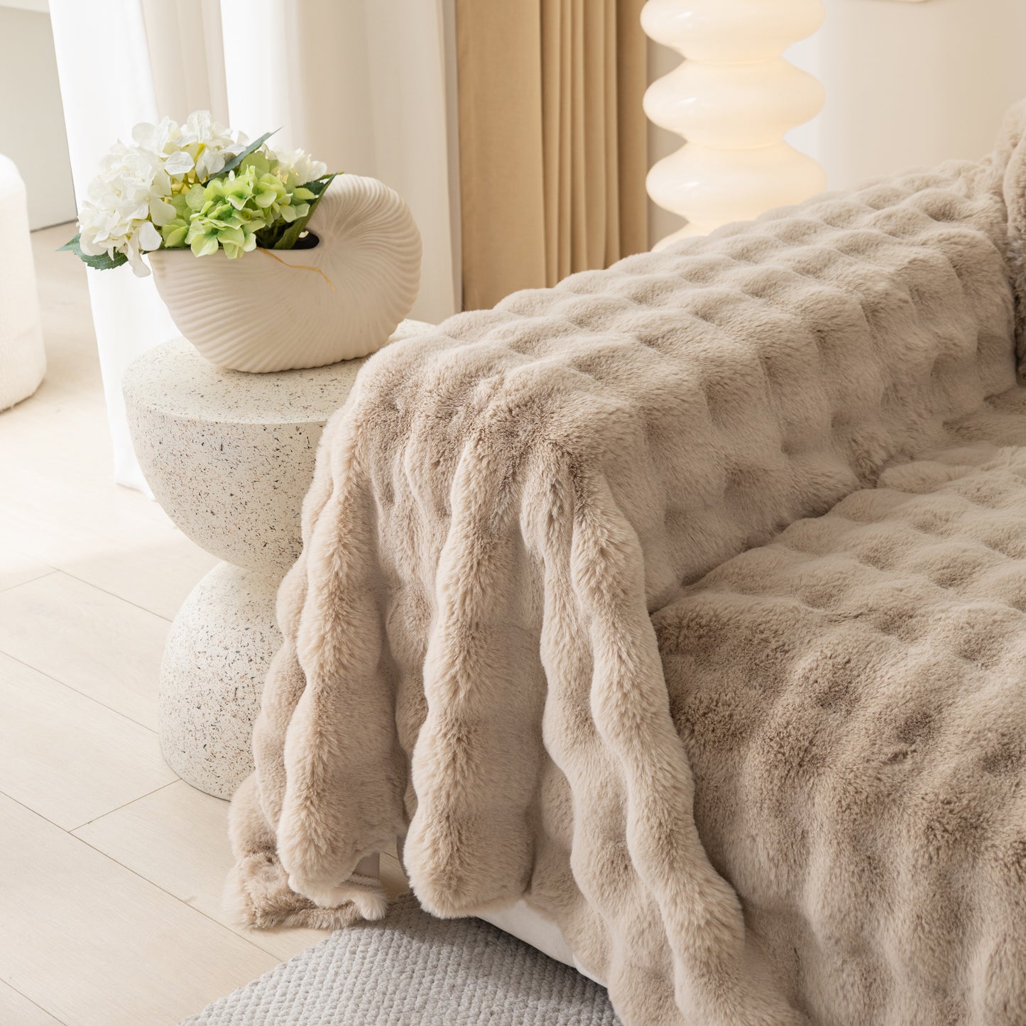 Faux Rabbit Fur Throws for Sofas, Stylish Throw Blankets for Couch and Couch Throw Cover