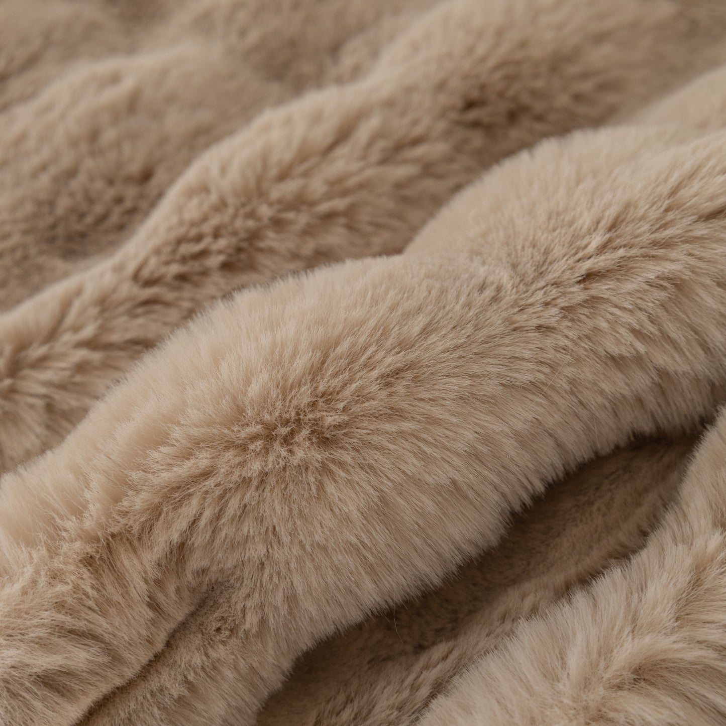 Faux Rabbit Fur Throws for Sofas, Stylish Throw Blankets for Couch and Couch Throw Cover