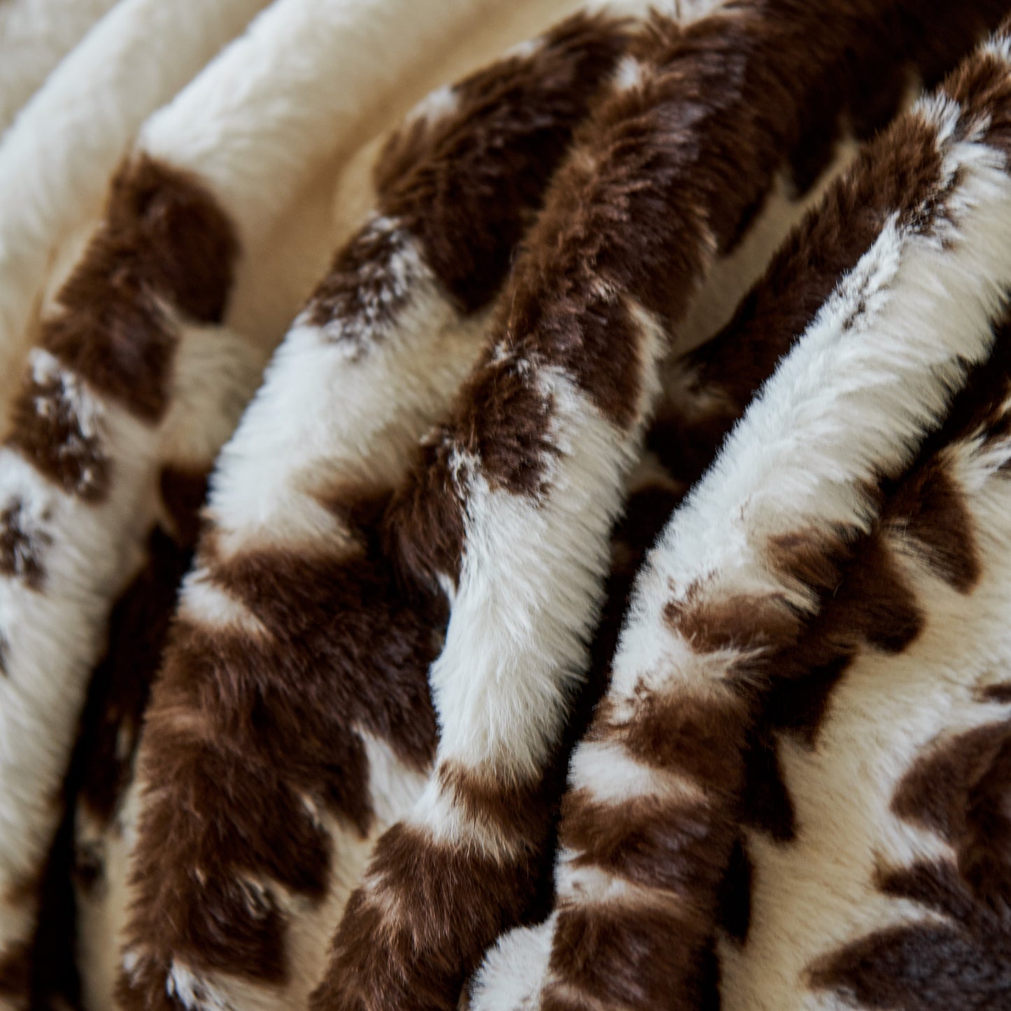 Warm Faux Fur Luxury Sofa Throw Blankets, Soft Cozy Thick Plush Shaggy Blankets for Couch Chair Bed