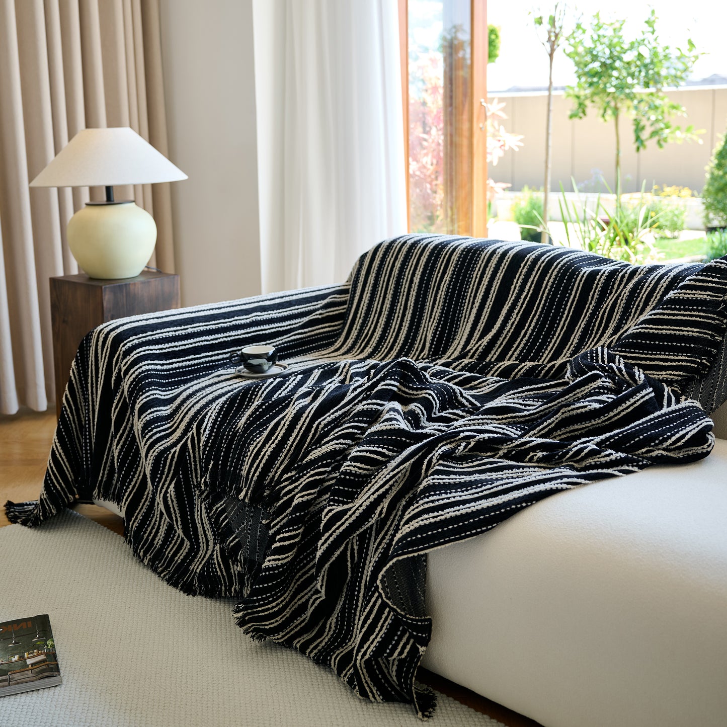 Vintage-Inspired Striped Blankets for Couch Covers Luxury Couch Throw Cover with Timeless Elegance